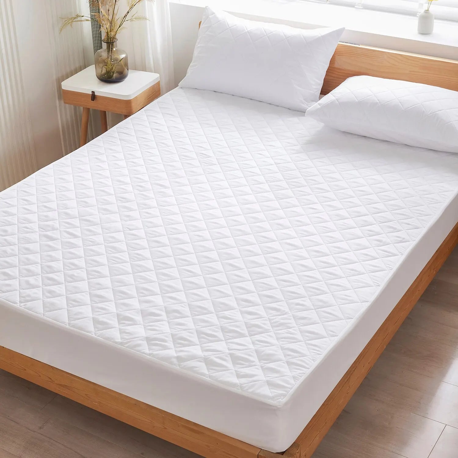 Waterproof & Breathable Mattress Protector 